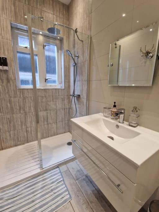 Quintessentially 'London' Flat Londres Exterior foto